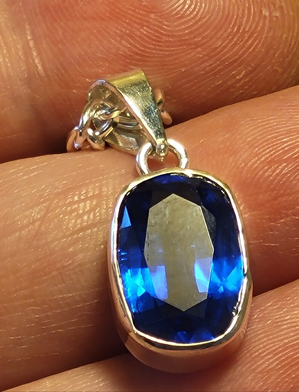 8.45ctw Natural Tanzanite Gemstone Pendant - 925 Sterling Silver Bail - New